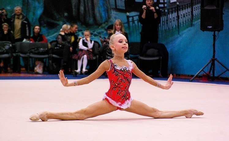 Юная гимнастка Яна Кудрявцева